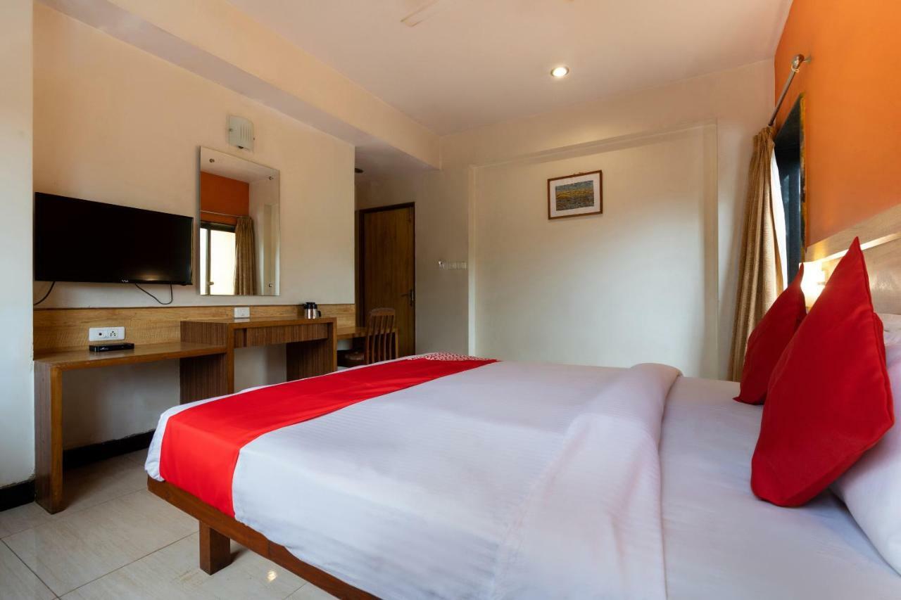 Oyo 44695 Hotel Mango Sawantwadi Eksteriør billede