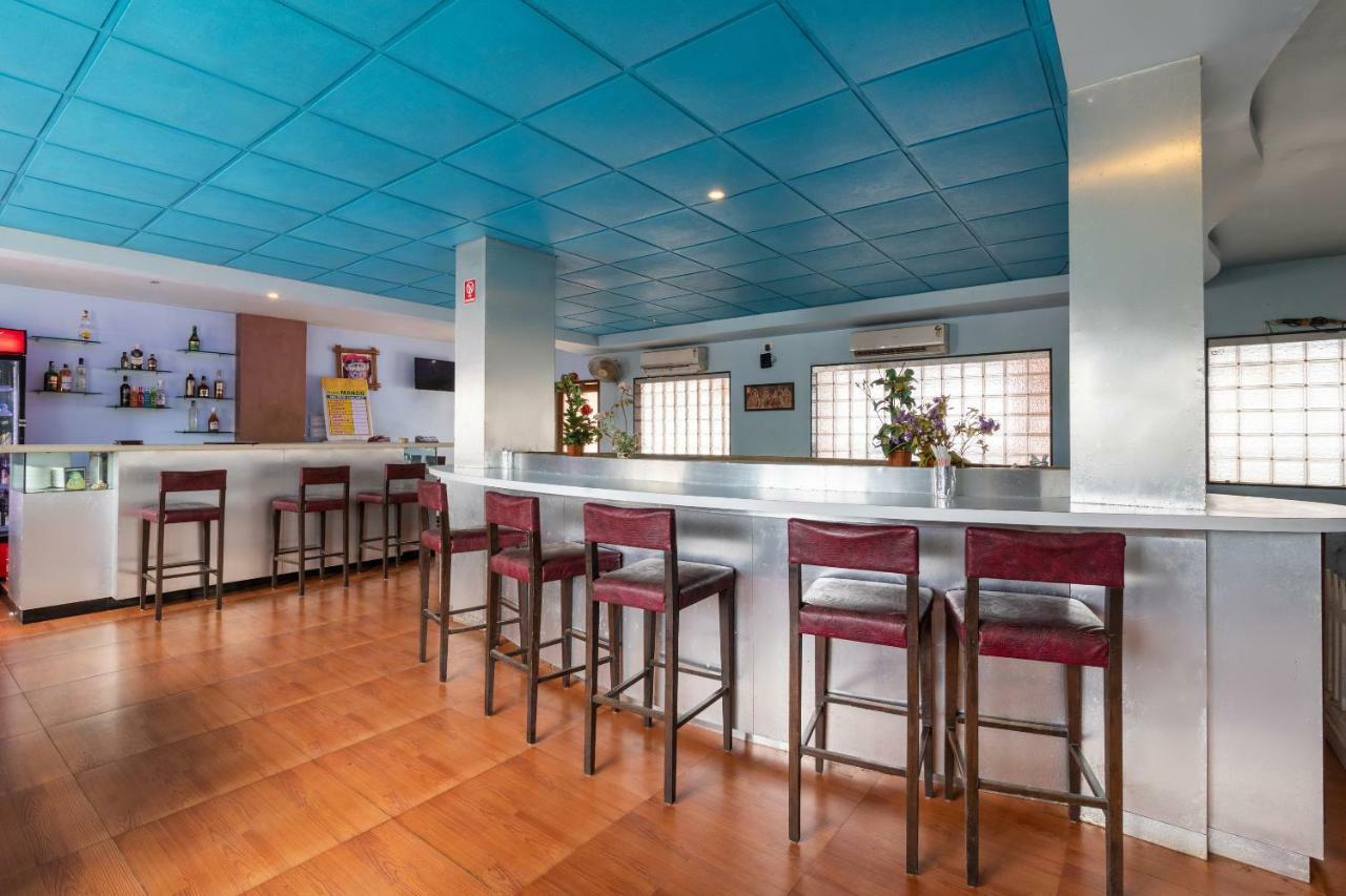 Oyo 44695 Hotel Mango Sawantwadi Eksteriør billede