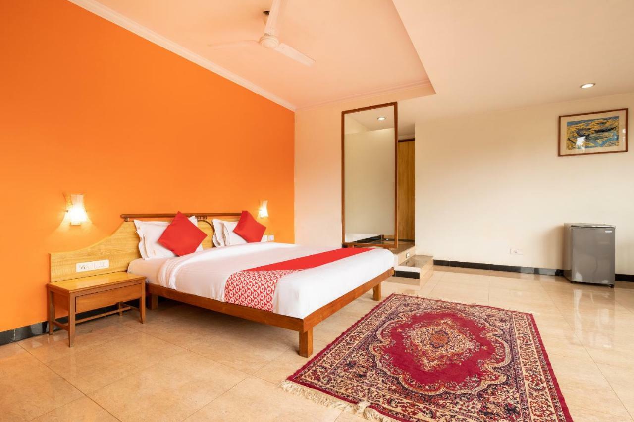 Oyo 44695 Hotel Mango Sawantwadi Eksteriør billede